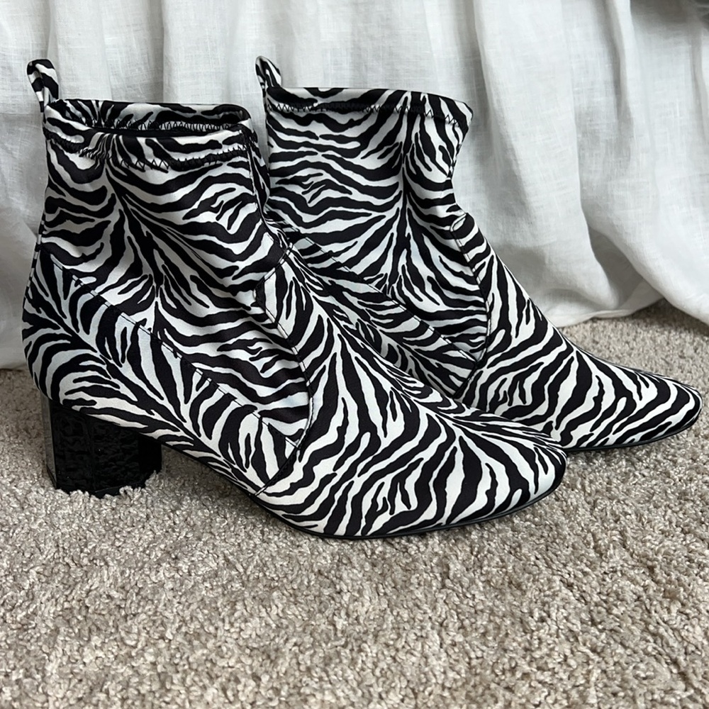 Katy Perry “Daina” Zebra Stretch Booties - Picture 4 of 4